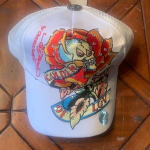 New with tags Unisex cap.